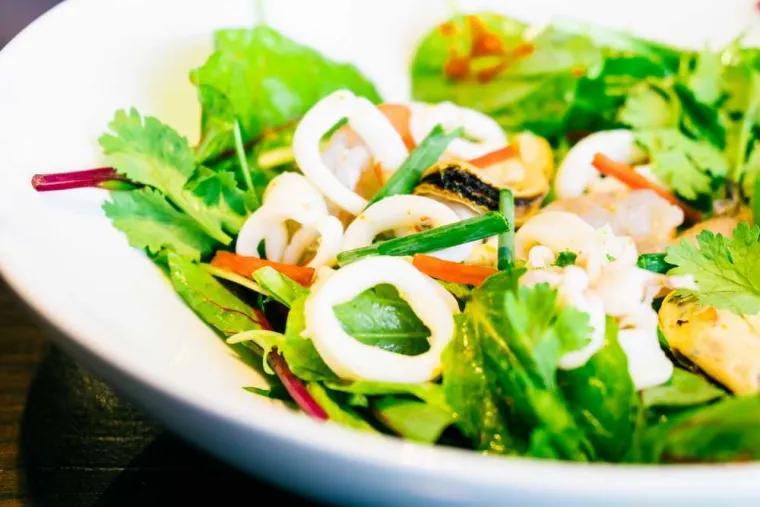 Manger en famille dans un fast food réunionnais proposant des salades, Saint-Louis, TI BEN BURGERS